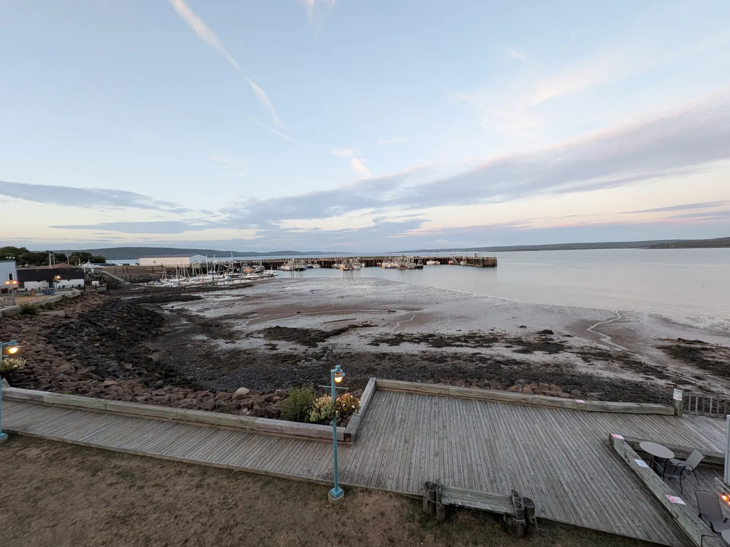 Le port de Digby au crépuscule, à marée basse